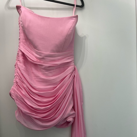 Runaway the label mini cocktail dress in colour “musk”. Worn once! - Picture 4 of 4